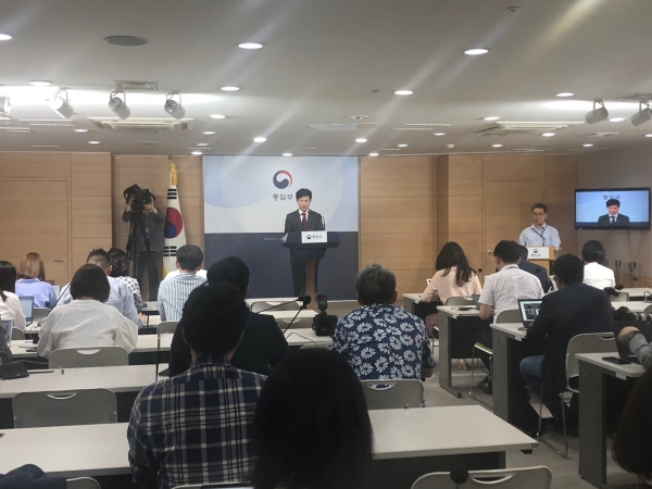 이상민 통일부 대변인 개성공단 자산 점검을 위한 기업인 방북 ‘승인’ 관련 브리핑/자료사진=통일부