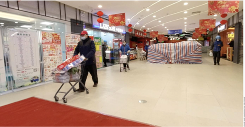1월 26일대부분 문을 닫은 우한의 쇼핑몰 내부, 사진출처: www.qz.com