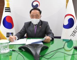 홍남기 "코로나19 재난상황도 임차인이 임대료 감액 요구 가능"