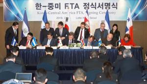 3월 1일, 한국, 아시아국가 최초로 中美와 FTA 전체 발효