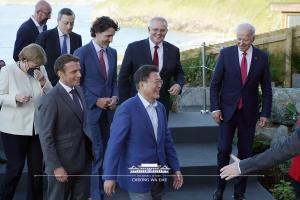 문대통령 G7 참석 의미는  '대한민국의 위상, 선진국 반열 올랐다는 뜻 '