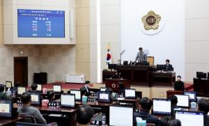 인천시의회 허식 의장직 박탈..불신임안건 가결